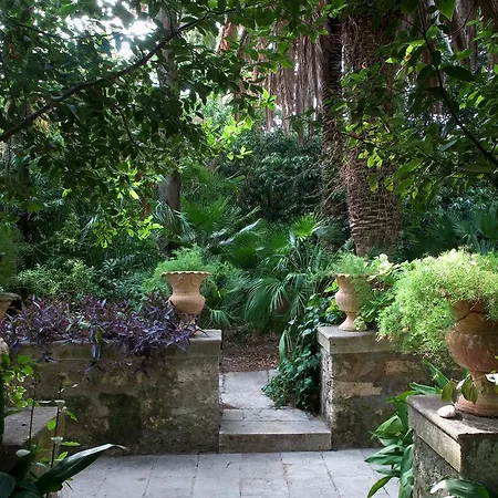 House & Garden By The Casa vacanze