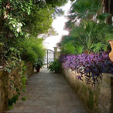 House & Garden By The