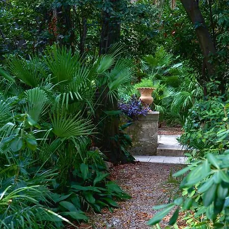 Casa de Férias House & Garden By The