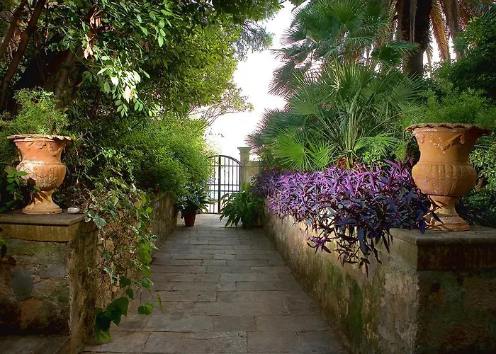 House & Garden By The