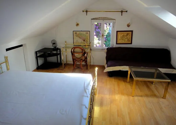 House & Garden By The Orebić